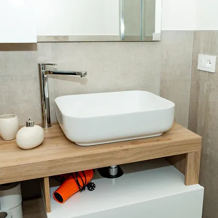 Andrea Apartman Salionze